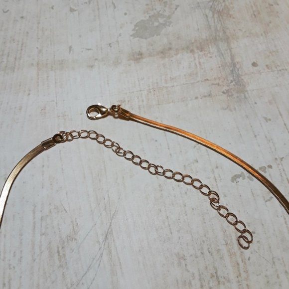 Minimalist Layered Snake Chain Necklace Choker Set - Picture 5 of 6